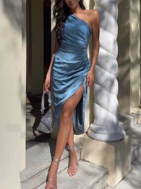 Elliatt One-Shoulder Satin Midi Dress in Dusty Blue